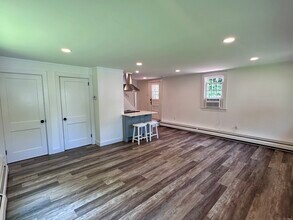 322 Greens Farms Rd in Westport, CT - Foto de edificio - Building Photo