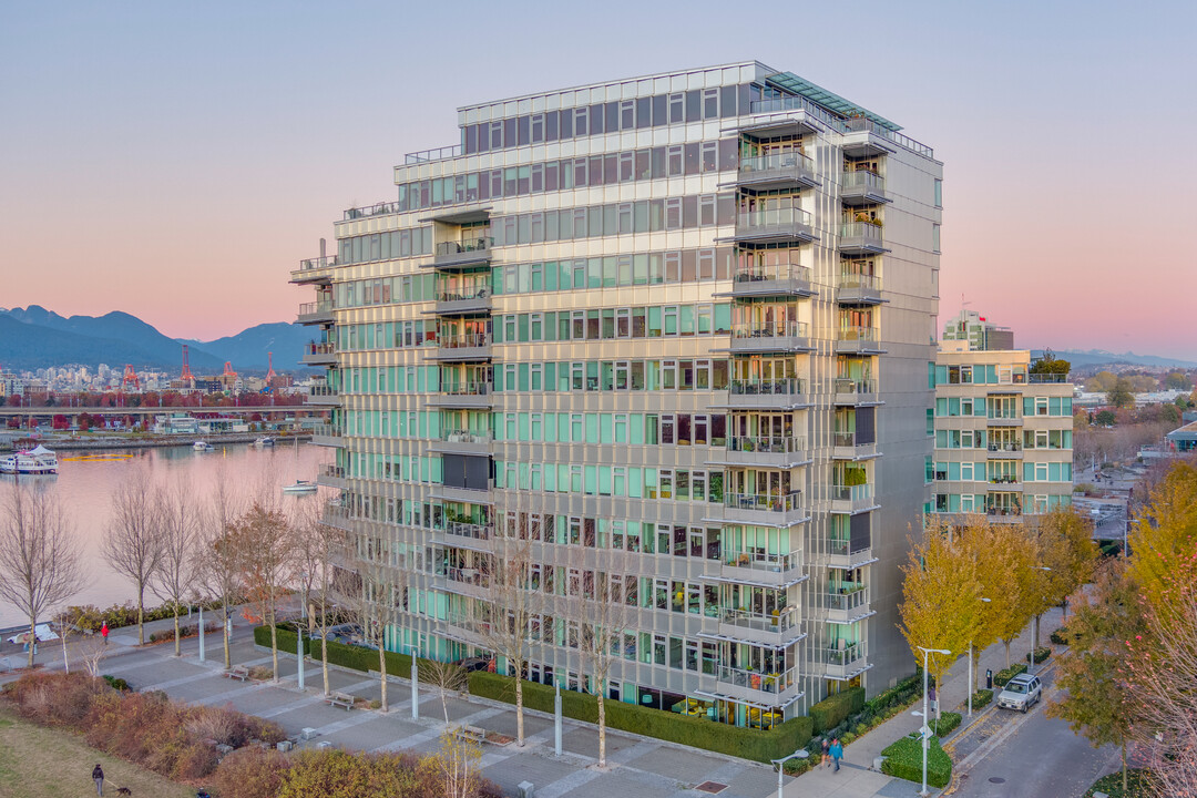 Canada House West in Vancouver, BC - Building Photo