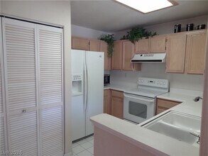 1029 Allure Dr in Las Vegas, NV - Building Photo - Building Photo