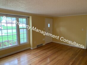 7180 Cherokee Dr in Prairie Village, KS - Building Photo - Building Photo