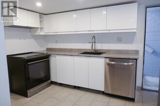 603 Annette St in Toronto, ON - Building Photo - Building Photo