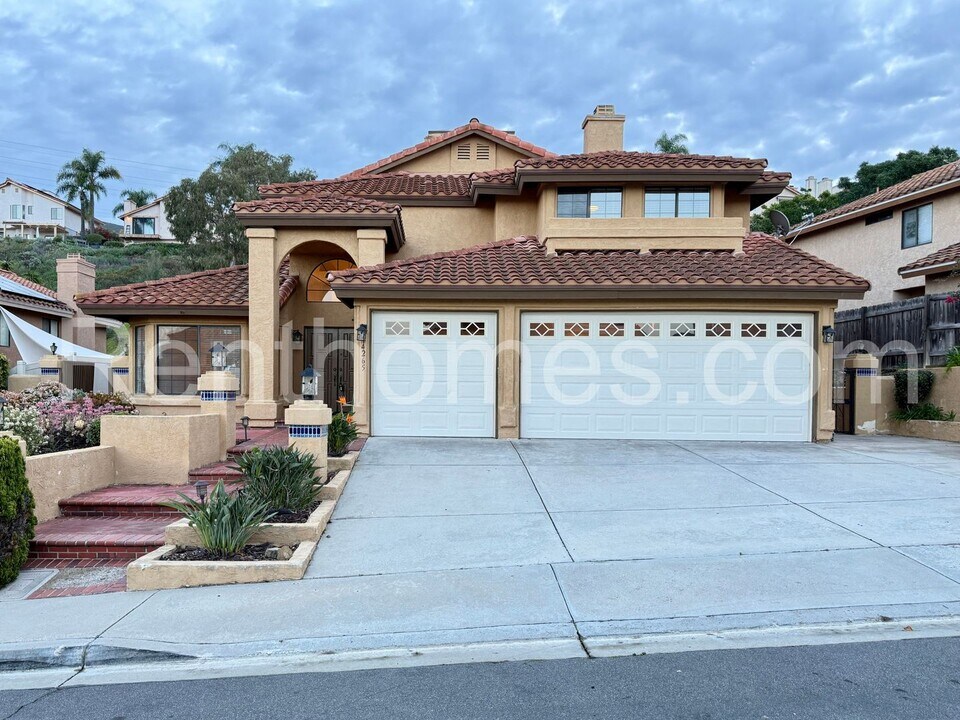 14265 Marianopolis Way in San Diego, CA - Building Photo