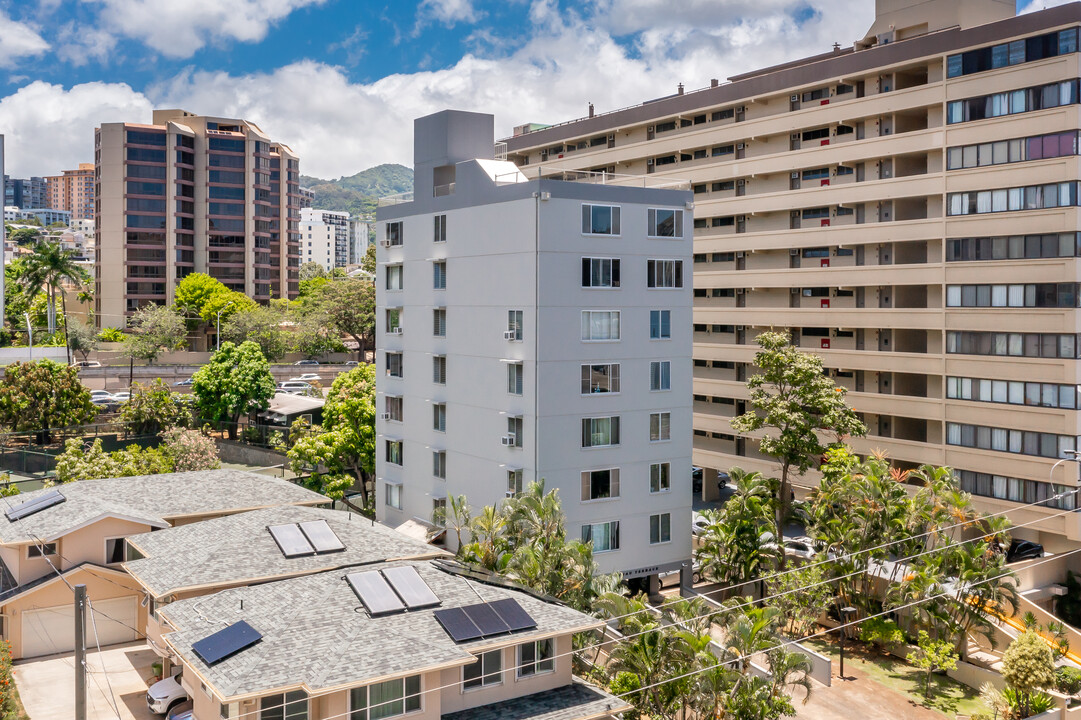 Kinau Terrace in Honolulu, HI - Building Photo