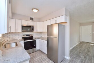 645 N Arrowhead Dr in Chandler, AZ - Building Photo - Building Photo