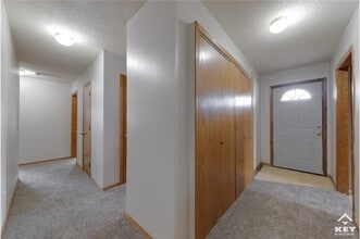 2807 W Maxwell Ave in Wichita, KS - Building Photo - Building Photo