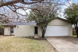 2704 N Bell Ave in Denton, TX - Building Photo