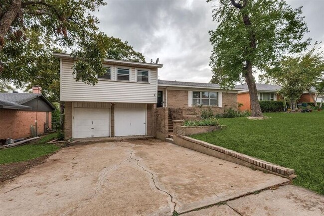property at 3503 Loganwood Dr