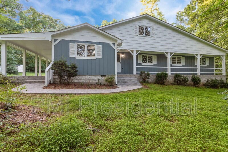 4560 E Williamsburg Rd in Sandston, VA - Building Photo