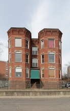 39 Spring St in Hartford, CT - Foto de edificio - Building Photo