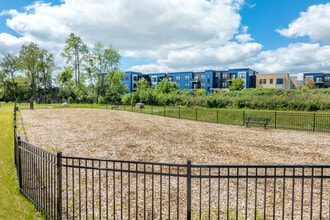Central Park Place in Fitchburg, WI - Foto de edificio - Building Photo