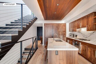 90 Furman St in Brooklyn, NY - Building Photo - Building Photo