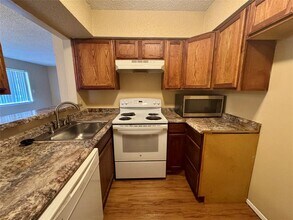 8905 Parkfield Dr in Austin, TX - Building Photo - Building Photo
