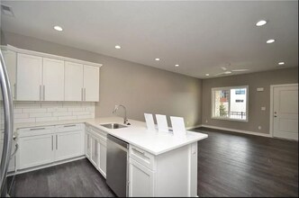 660 SE Greyson Ln in Waukee, IA - Building Photo - Building Photo