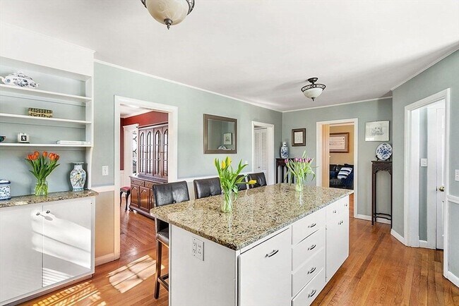 407 Weston Rd in Wellesley, MA - Building Photo - Building Photo
