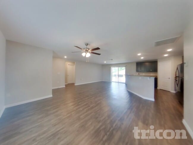 866 N Fairbanks Dr in Deltona, FL - Building Photo - Building Photo