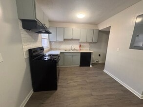 131 Wall St in Warner Robins, GA - Building Photo - Building Photo