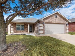 4816 Blue Top Dr in Fort Worth, TX - Building Photo - Building Photo