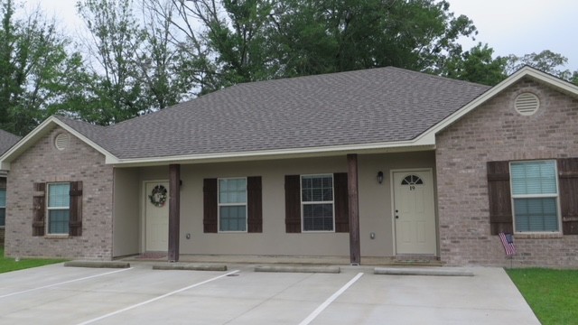 Cypress Bend Duplex -1972 Arkansas rd in West Monroe, LA - Building Photo