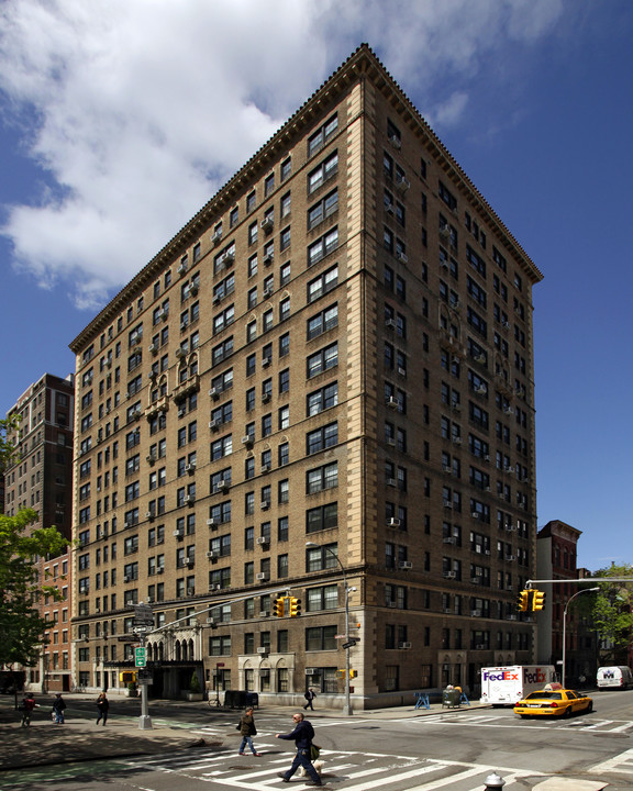 29 Washington Sq W in New York, NY - Foto de edificio