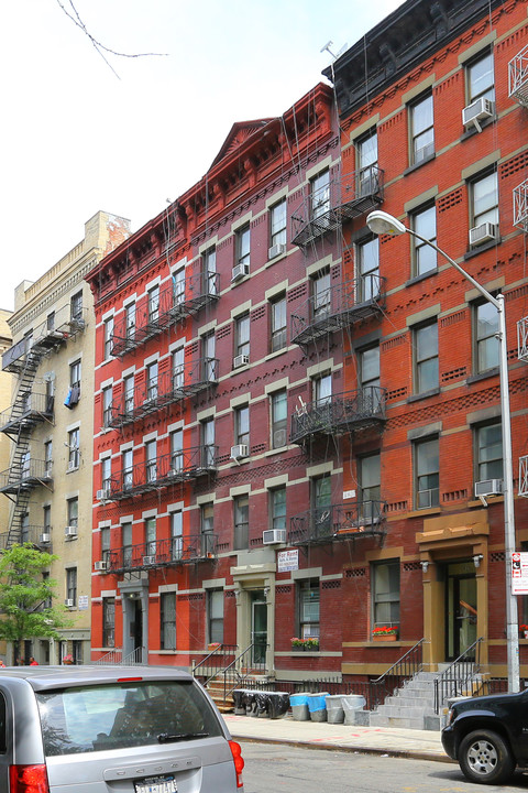 539 W 49th Street Apartments in New York, NY - Foto de edificio