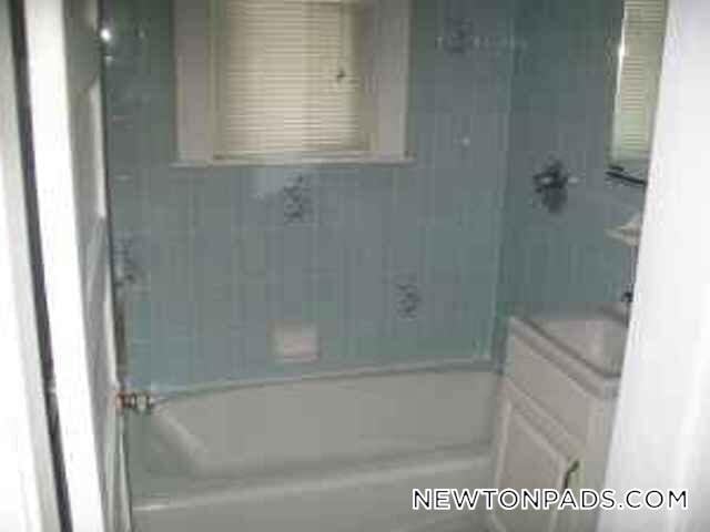 23 Indiana Terrace in Newton, MA - Building Photo - Building Photo