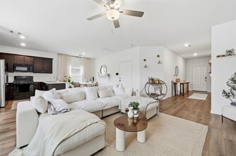 7602 Poppy Petal Dr in Austin, TX - Foto de edificio - Building Photo