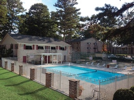 Crown Pointe Apartment Homes