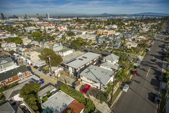 472-474 D Ave in Coronado, CA - Building Photo - Building Photo