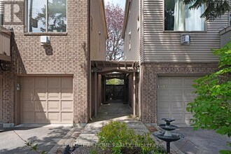 243-B Sunnyside Ave in Ottawa, ON - Building Photo - Building Photo