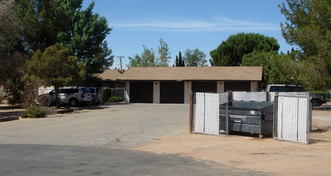 15721 Sago in Apple Valley, CA - Building Photo