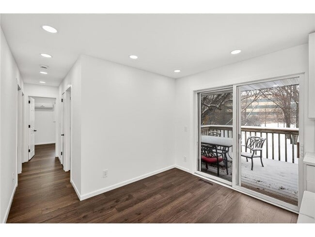 110920 Oak Knoll Terrace S in Minnetonka, MN - Building Photo - Building Photo