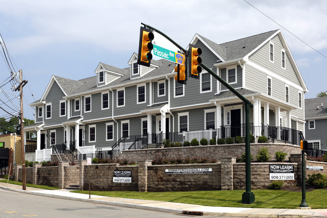 Townhomes at Summit Crossing in Summit, NJ - Foto de edificio