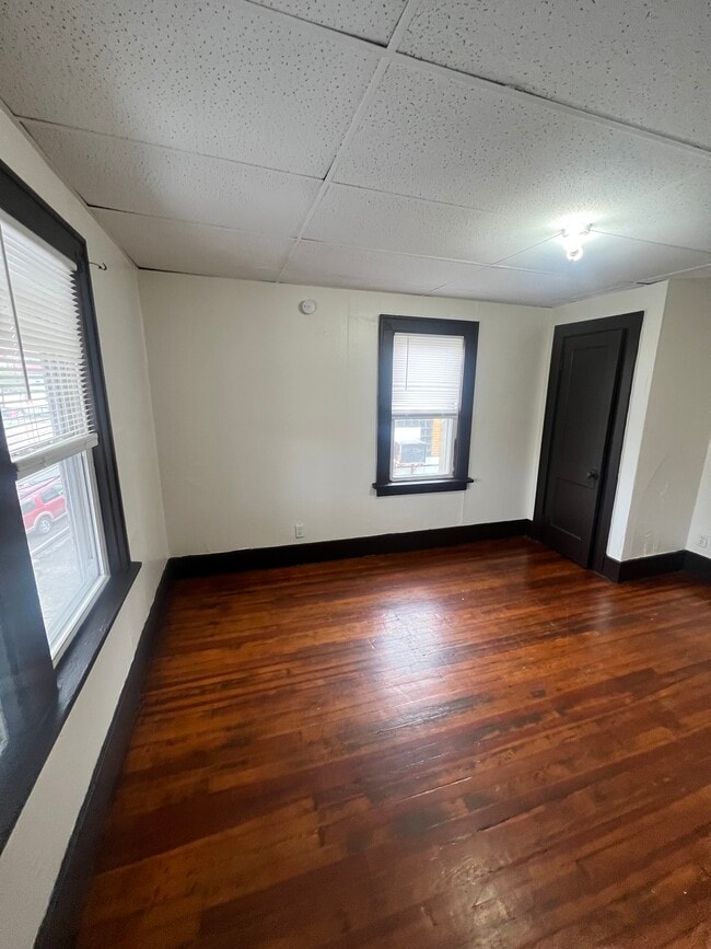 105 N 12th St, Unit #2 in Weirton, WV - Building Photo - Building Photo