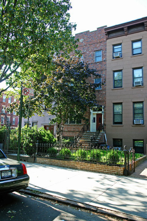 100 3rd Pl in Brooklyn, NY - Building Photo