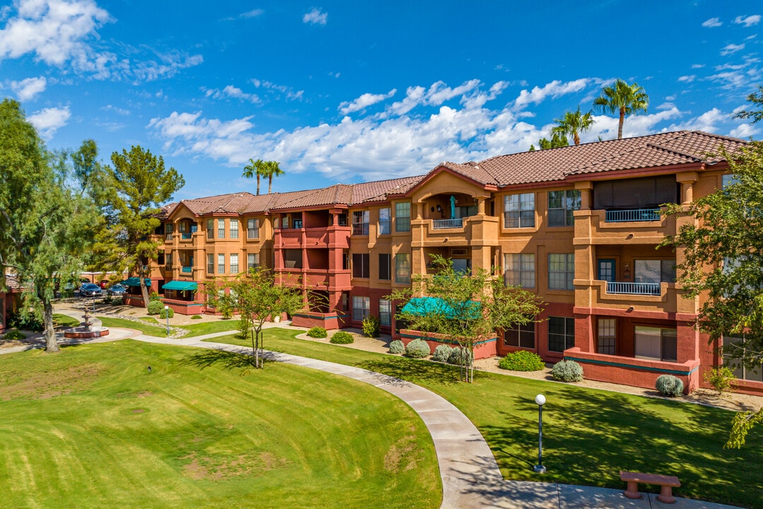 LáSolana Condominiums At Sun City Grand in Surprise, AZ - Building Photo