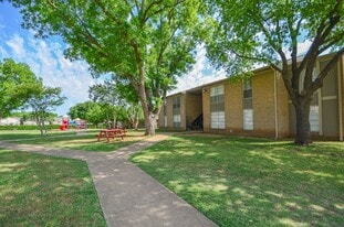 3432 S Great Trinity Forest Way in Dallas, TX - Building Photo