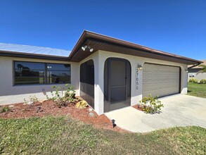 27050 Pelotas Dr in Punta Gorda, FL - Building Photo - Building Photo
