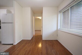 1511 S George Mason Dr in Arlington, VA - Building Photo - Building Photo
