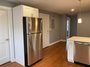 35 Chelsea St, Unit 3 in Boston, MA - Foto de edificio - Building Photo