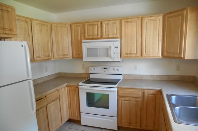 307 W 21st St in Cedar Falls, IA - Foto de edificio - Building Photo