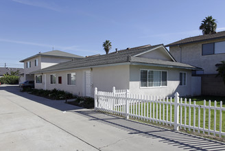 8832-8846 La Salle St in Cypress, CA - Building Photo - Building Photo