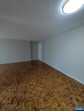 40 Zabriskie St in Hackensack, NJ - Building Photo - Building Photo