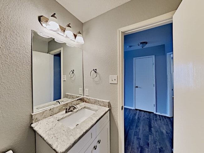 property at 4913 Waterford Dr