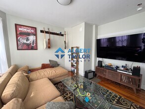 103 Marion St, Unit 2 in Somerville, MA - Building Photo - Building Photo