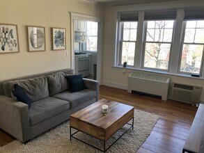 1 Langdon Sq, Unit 1 in Cambridge, MA - Foto de edificio - Building Photo