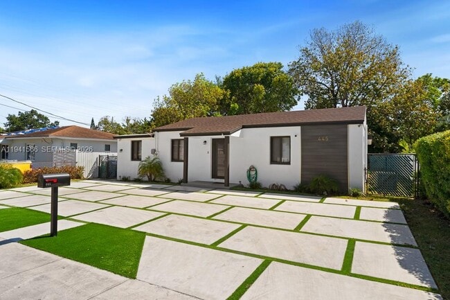 445 SW 62nd Ct in Miami, FL - Building Photo - Building Photo