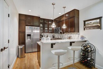 1323 Clifton St NW in Washington, DC - Building Photo - Building Photo