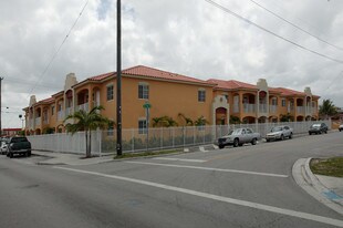 932 Palm Ave Apartments