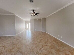 906 Alfreda Ave in Lehigh Acres, FL - Foto de edificio - Building Photo