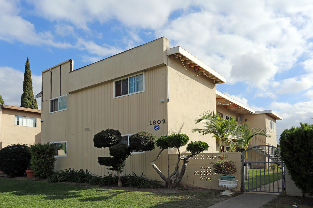 1802 E Wilson Ave in Orange, CA - Building Photo